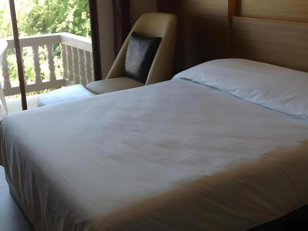 Honey Lodge Pattaya Exterior photo