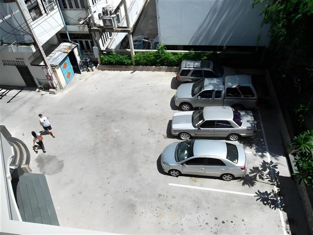Honey Lodge Pattaya Exterior photo