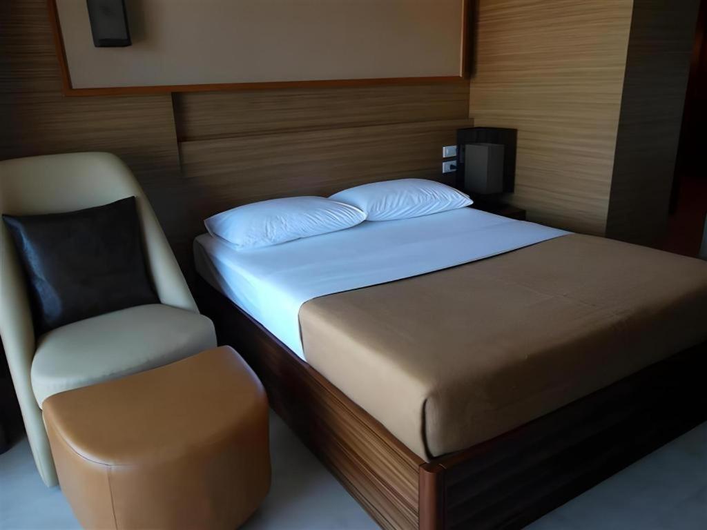 Honey Lodge Pattaya Exterior photo