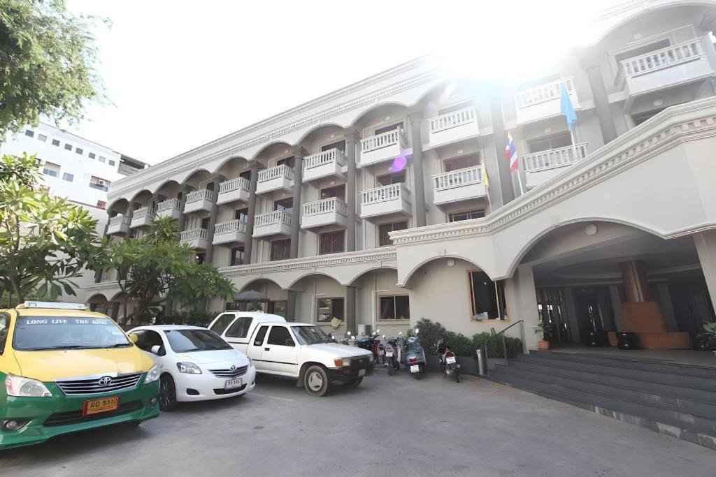 Honey Lodge Pattaya Exterior photo