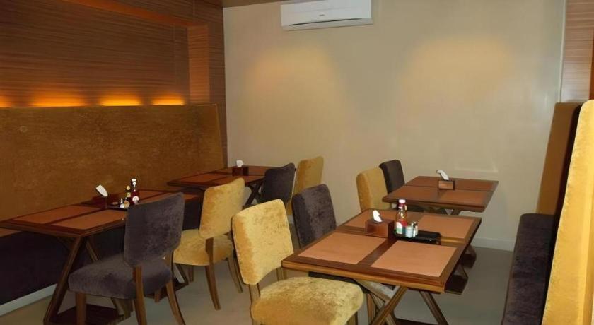 Honey Lodge Pattaya Exterior photo