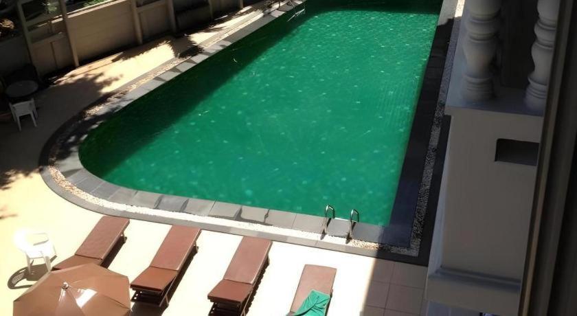 Honey Lodge Pattaya Exterior photo