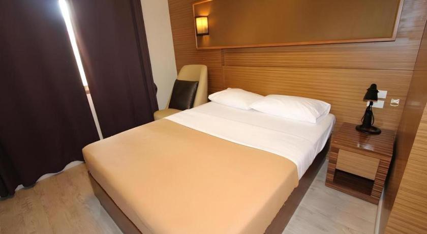 Honey Lodge Pattaya Exterior photo