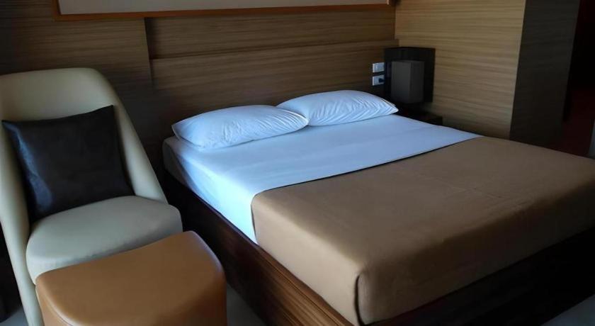 Honey Lodge Pattaya Exterior photo