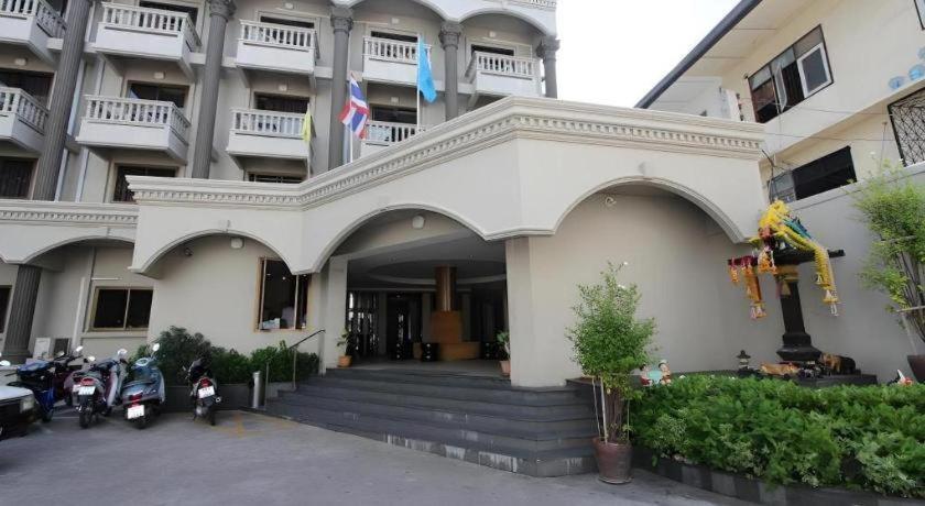 Honey Lodge Pattaya Exterior photo