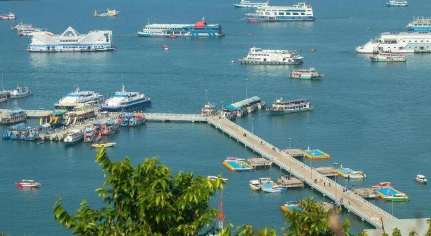 Honey Lodge Pattaya Exterior photo