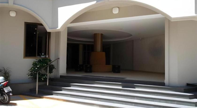 Honey Lodge Pattaya Exterior photo
